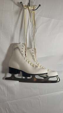 Lake Placid Vintage White Leather Figure Ice Skates Size 9.5 with SLM Blades